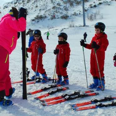 Escuela Oficial de Esquí y Snowboard Leitariegos - ski in Caboalles de Abajo