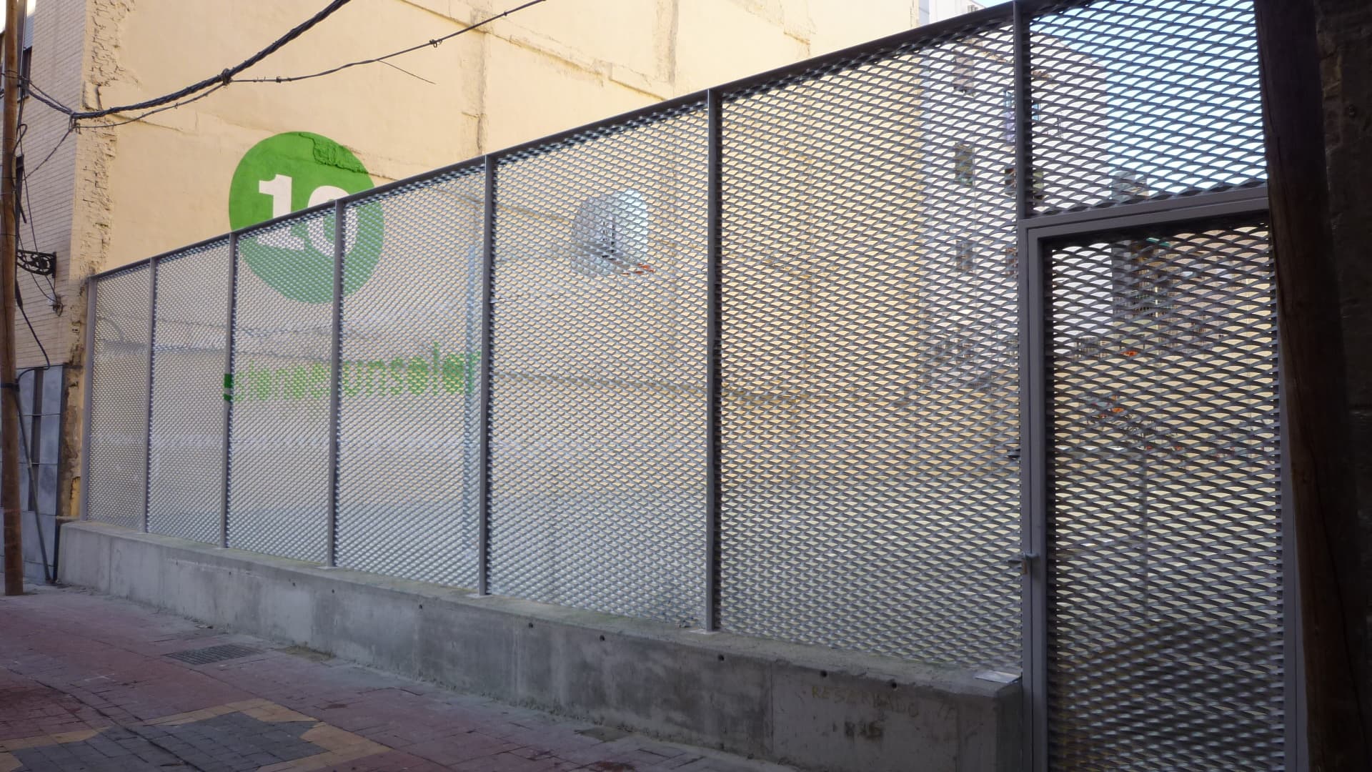 ESTONOESUNSOLAR PALAFOX - voleibol in Zaragoza