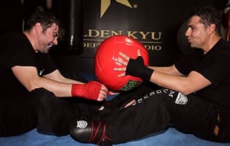 GOLDEN KYU LES CORTS | Artes marciales - Kick Boxing - Entrenamiento Personal - karate in Barcelona