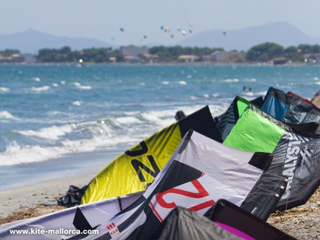 Daniel's & Gerhard's VDWS Kitesurfing Center - kitesurf in Alcúdia