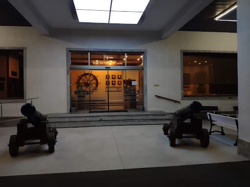 Escuela Tenis Y Padel Santi Marino - tenis in Laredo