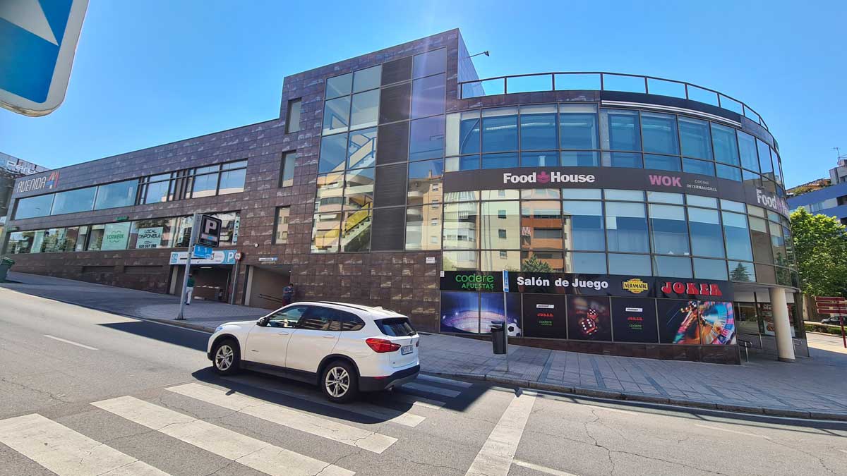 Parking Público Low Cost - natacion in Cáceres