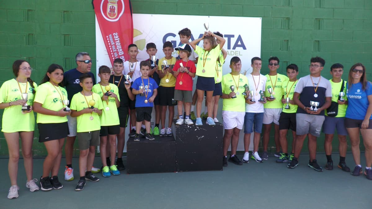 Escuela Tenis Padel Gaviota - tenis in San Roque